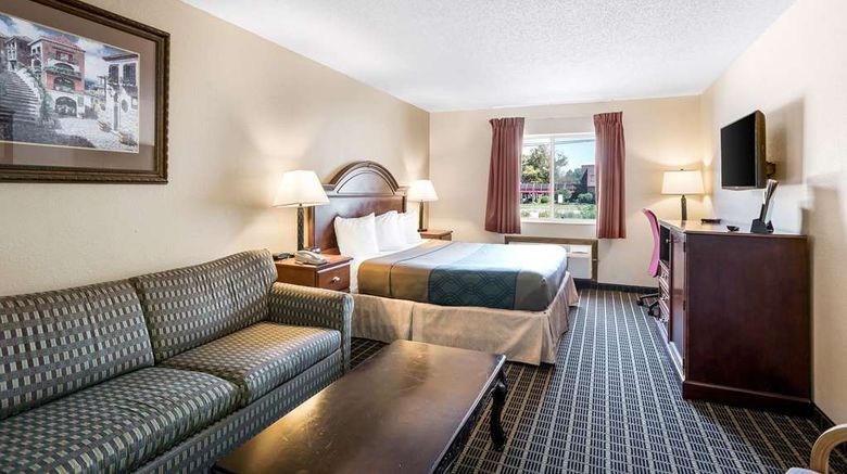 <b>Rodeway Inn Cedar Rapids Room</b>. Images powered by <a href="https://iceportal.shijigroup.com/" title="IcePortal" target="_blank">IcePortal</a>.