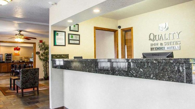 Quality Inn & Suites Lobby