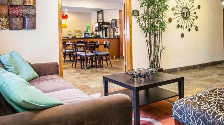 Quality Inn & Suites Lobby