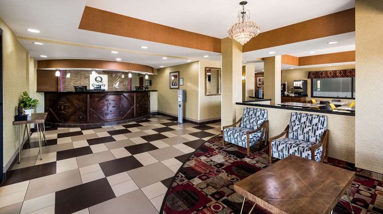 <b>Quality Inn Des Moines North Lobby</b>. Images powered by <a href="https://iceportal.shijigroup.com/" title="IcePortal" target="_blank">IcePortal</a>.