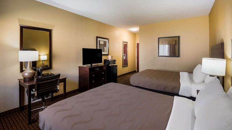 Quality Inn Des Moines North Room