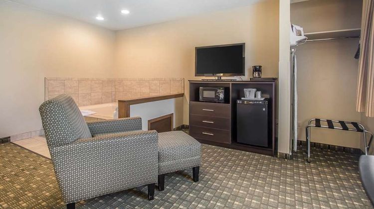 Quality Inn & Suites - Decorah Suite