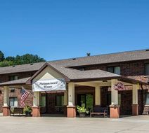 Quality Inn & Suites - Decorah Exterior