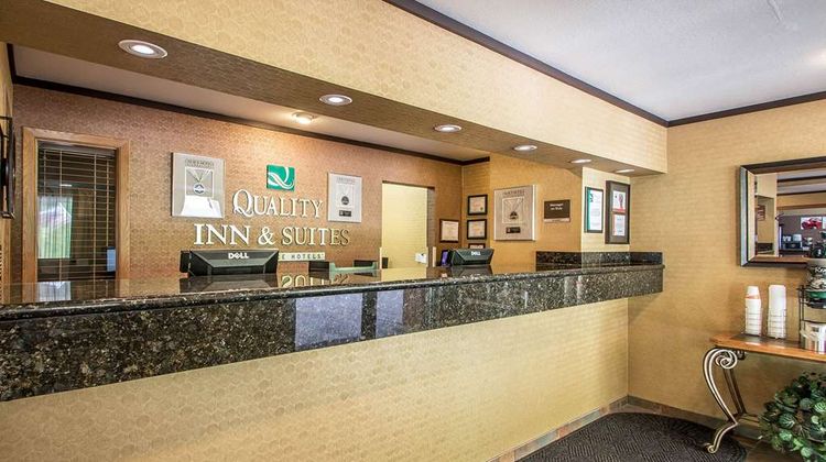 Quality Inn & Suites - Decorah Lobby