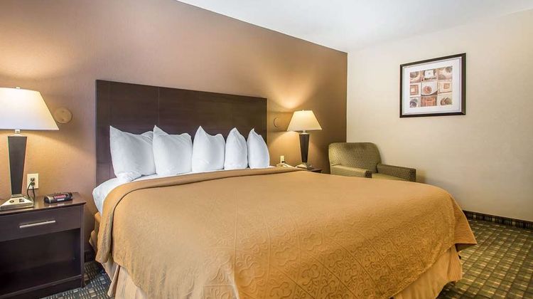 Quality Inn & Suites - Decorah Room