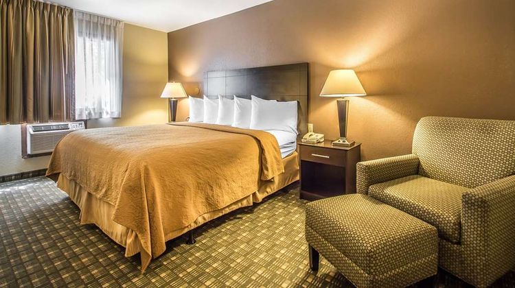 Quality Inn & Suites - Decorah Room