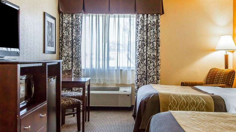 Quality Inn & Suites - Mount Pleasant Room