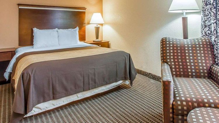 Quality Inn & Suites - Mount Pleasant Suite