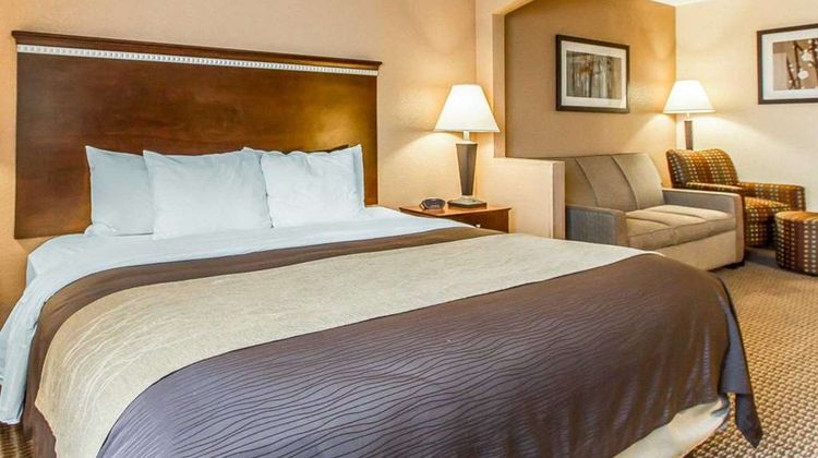 Quality Inn & Suites - Mount Pleasant Suite