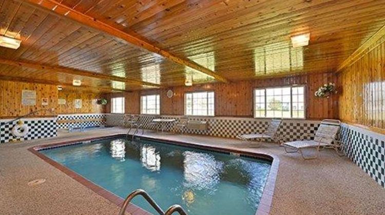 Quality Inn & Suites Grinnell Pool