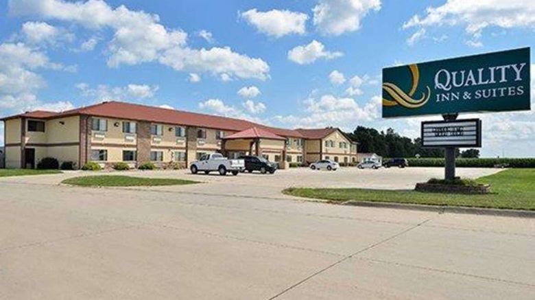 <b>Quality Inn & Suites Grinnell Exterior</b>. Images powered by <a href="https://iceportal.shijigroup.com/" title="IcePortal" target="_blank">IcePortal</a>.