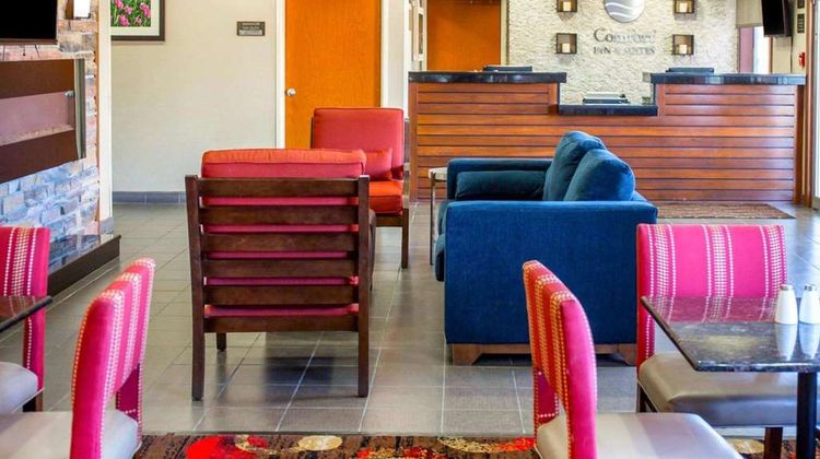 Comfort Inn & Suites Lobby
