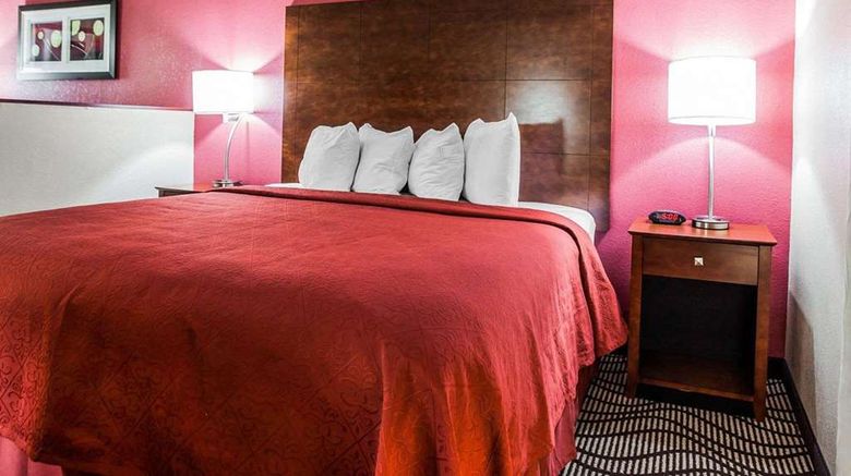 <b>Quality Inn & Suites, Altoona Suite</b>. Images powered by <a href="https://iceportal.shijigroup.com/" title="IcePortal" target="_blank">IcePortal</a>.