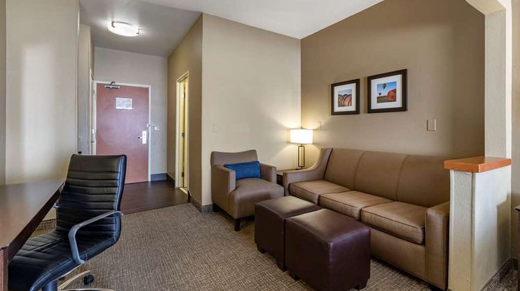 Comfort Inn & Suites Suite