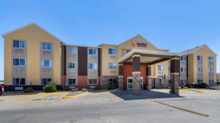 Comfort Inn & Suites Exterior