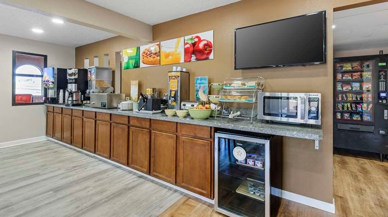 <b>Quality Inn, Indianola Restaurant</b>. Images powered by <a href="https://iceportal.shijigroup.com/" title="IcePortal" target="_blank">IcePortal</a>.