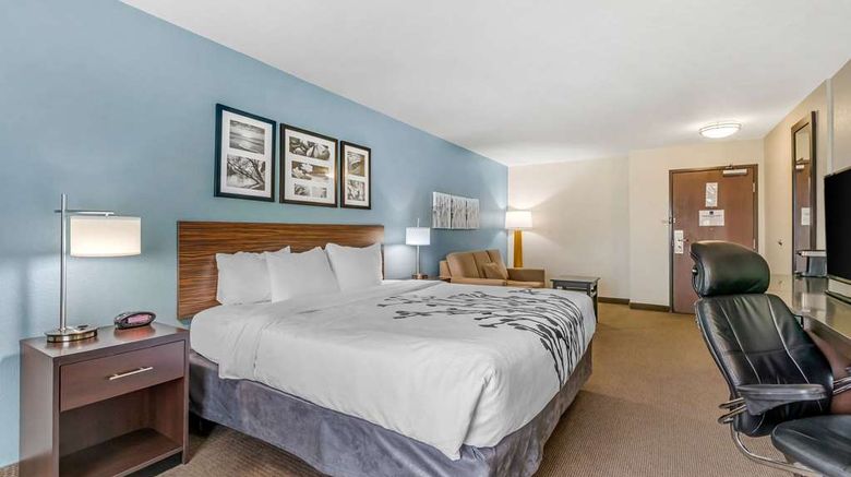 <b>Sleep Inn & Suites Ames Suite</b>. Images powered by <a href="https://iceportal.shijigroup.com/" title="IcePortal" target="_blank">IcePortal</a>.