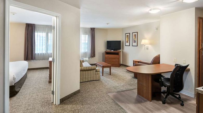 <b>Suburban Studios Suite</b>. Images powered by <a href="https://iceportal.shijigroup.com/" title="IcePortal" target="_blank">IcePortal</a>.