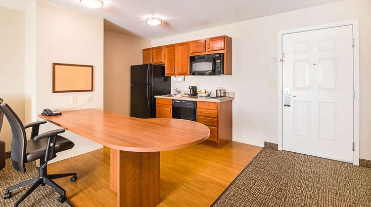 Suburban Studios Room