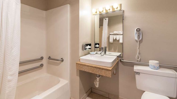 Rodeway Inn Red Oak Room