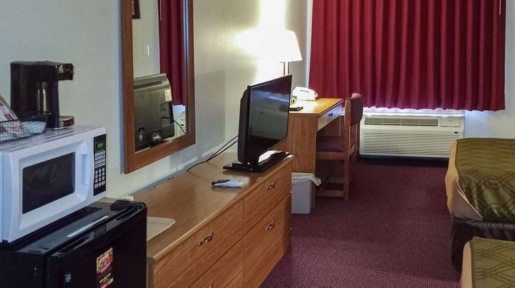 Econo Lodge Maquoketa Room