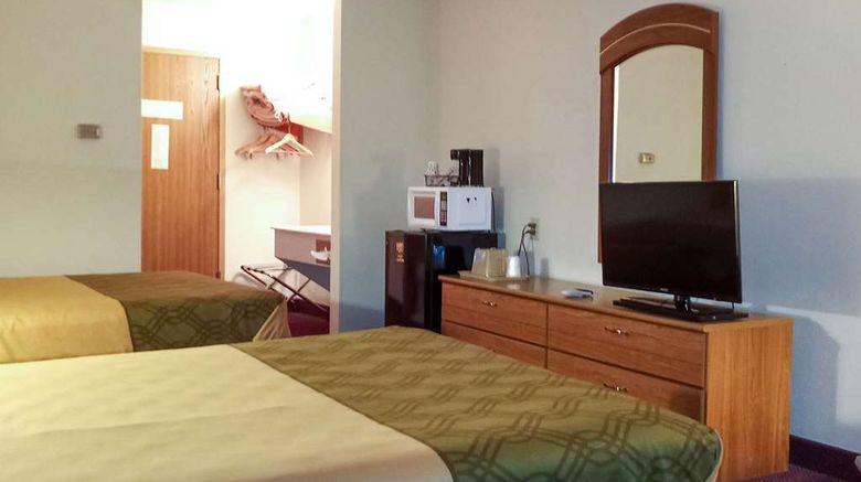<b>Econo Lodge Maquoketa Room</b>. Images powered by <a href="https://iceportal.shijigroup.com/" title="IcePortal" target="_blank">IcePortal</a>.