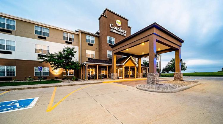 Comfort Inn & Suites Exterior