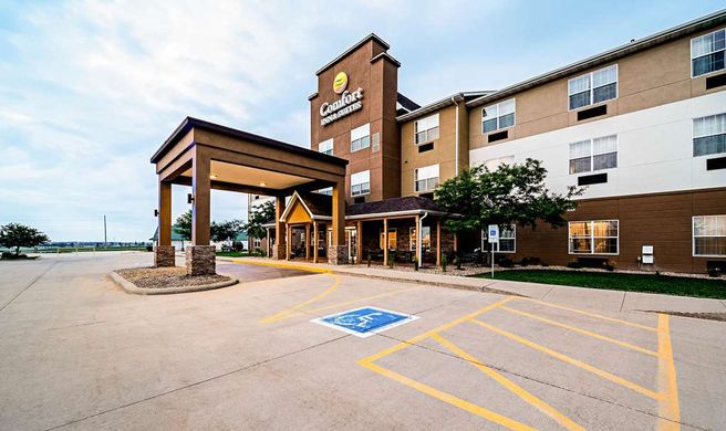 Comfort Inn & Suites Exterior