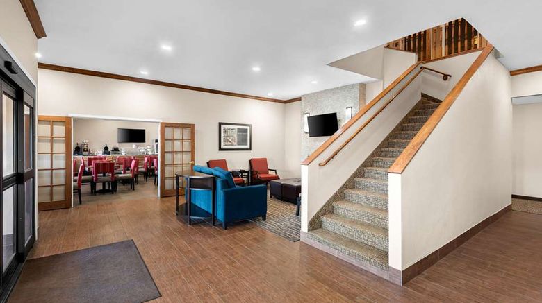 <b>Comfort Inn & Suites Lobby</b>. Images powered by <a href="https://iceportal.shijigroup.com/" title="IcePortal" target="_blank">IcePortal</a>.