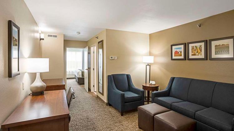 Comfort Inn & Suites Suite