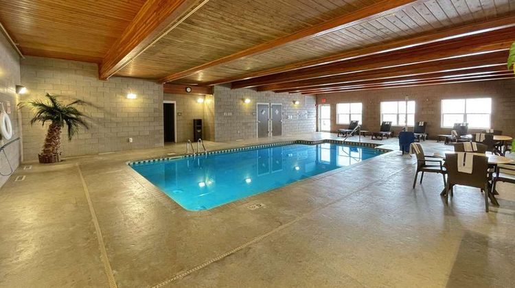 Comfort Inn & Suites Pool