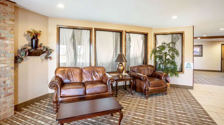 Quality Inn Storm Lake Lobby