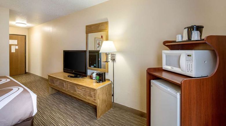 <b>Quality Inn Storm Lake Room</b>. Images powered by <a href="https://iceportal.shijigroup.com/" title="IcePortal" target="_blank">IcePortal</a>.