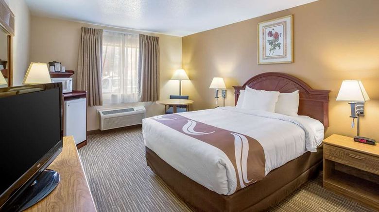 <b>Quality Inn Storm Lake Room</b>. Images powered by <a href="https://iceportal.shijigroup.com/" title="IcePortal" target="_blank">IcePortal</a>.