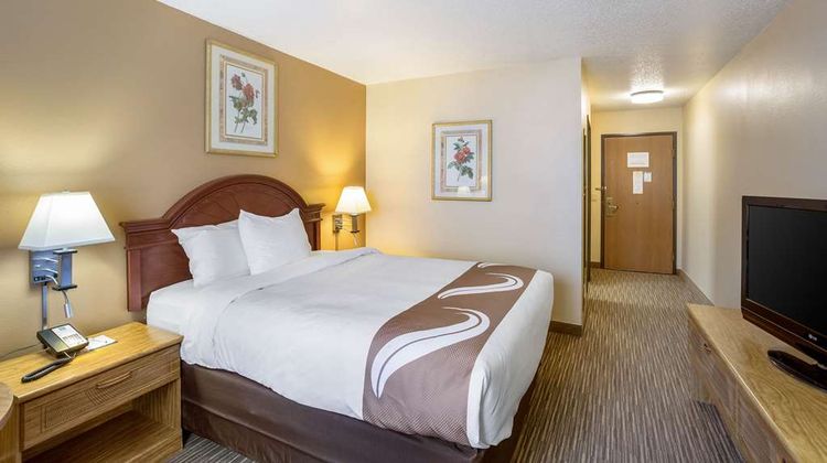 Quality Inn Storm Lake Room