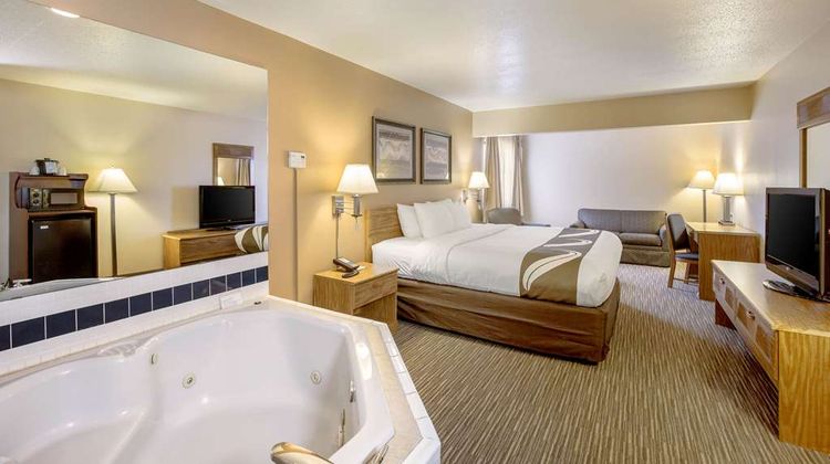 Quality Inn Storm Lake Suite