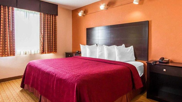 Quality Inn & Suites Suite