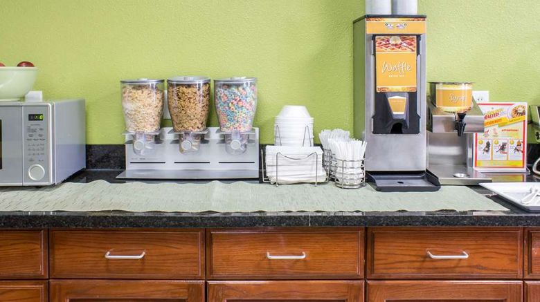 <b>Quality Inn and Suites Sioux City Southeast Restaurant</b>. Images powered by <a href="https://iceportal.shijigroup.com/" title="IcePortal" target="_blank">IcePortal</a>.