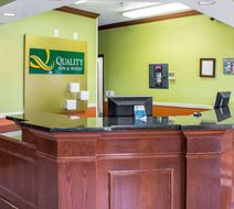 Quality Inn and Suites Sioux City Southeast Lobby