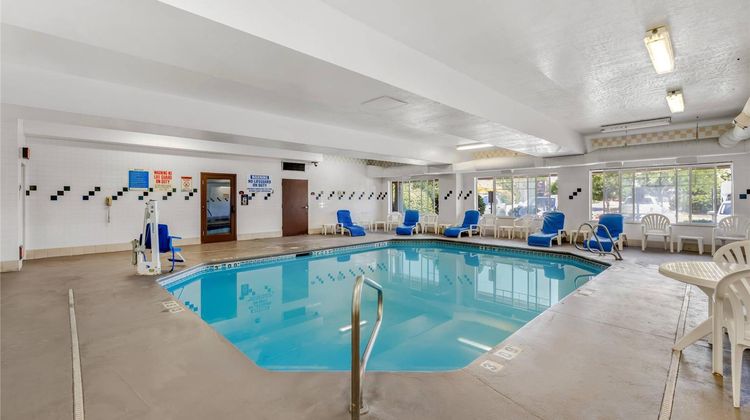 Comfort Suites Airport Boise Pool