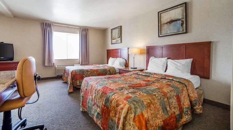 Rodeway Inn and Suites Nampa Room