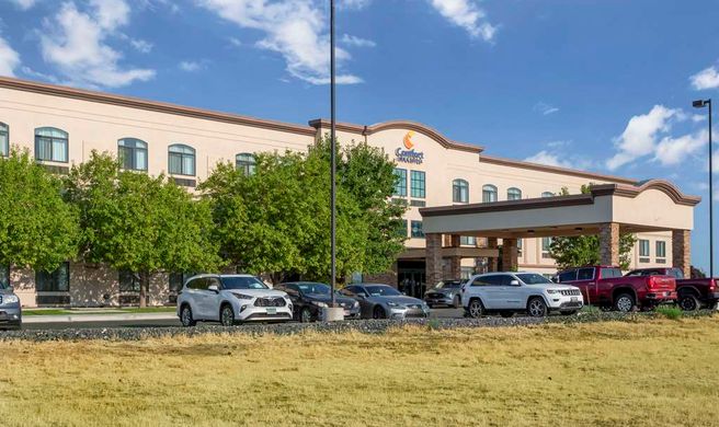 Comfort Inn & Suites Exterior