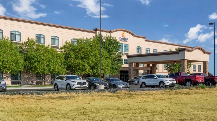 Comfort Inn & Suites Exterior