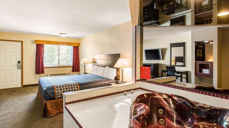 Rodeway Inn Silver Lake Motel Suite