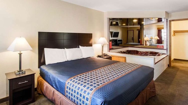 Rodeway Inn Silver Lake Motel Suite