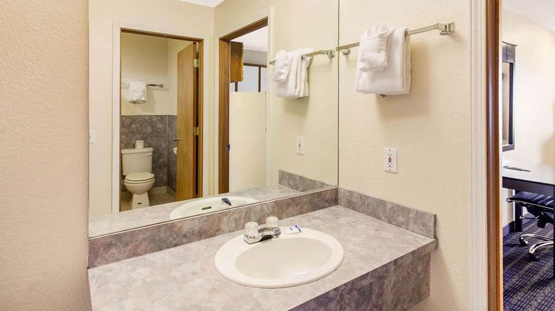 <b>Rodeway Inn Silver Lake Motel Room</b>. Images powered by <a href="https://iceportal.shijigroup.com/" title="IcePortal" target="_blank">IcePortal</a>.