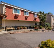 Quality Inn & Suites Exterior