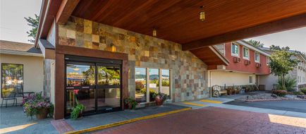 Quality Inn & Suites Exterior