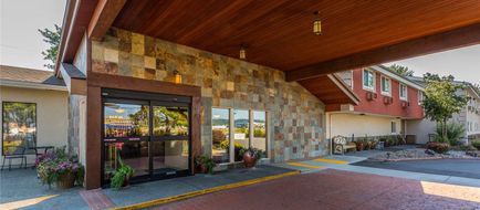 Quality Inn & Suites Exterior