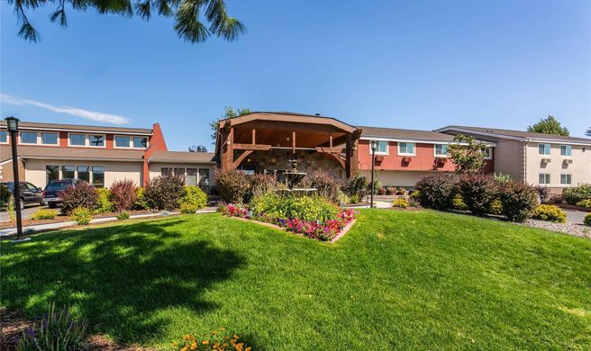 Quality Inn & Suites Exterior